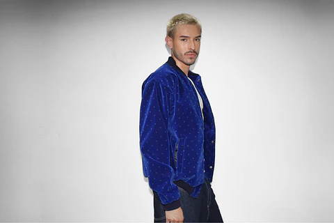 chaqueta azul marine