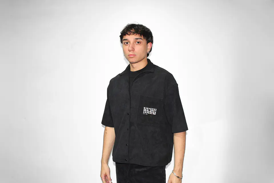 camisa boxyfit pana negra 2