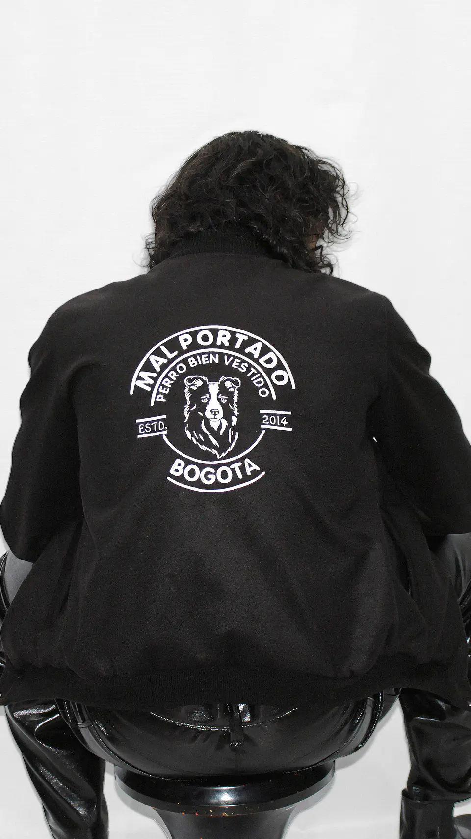 CHAQUETA MAL PORTADO 3