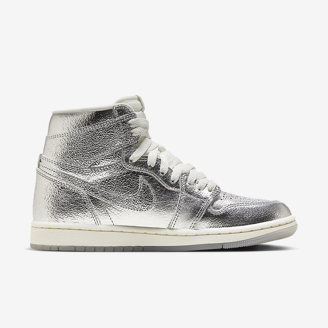 Jordan 1 Retro High OG Chrome (Women's) 3