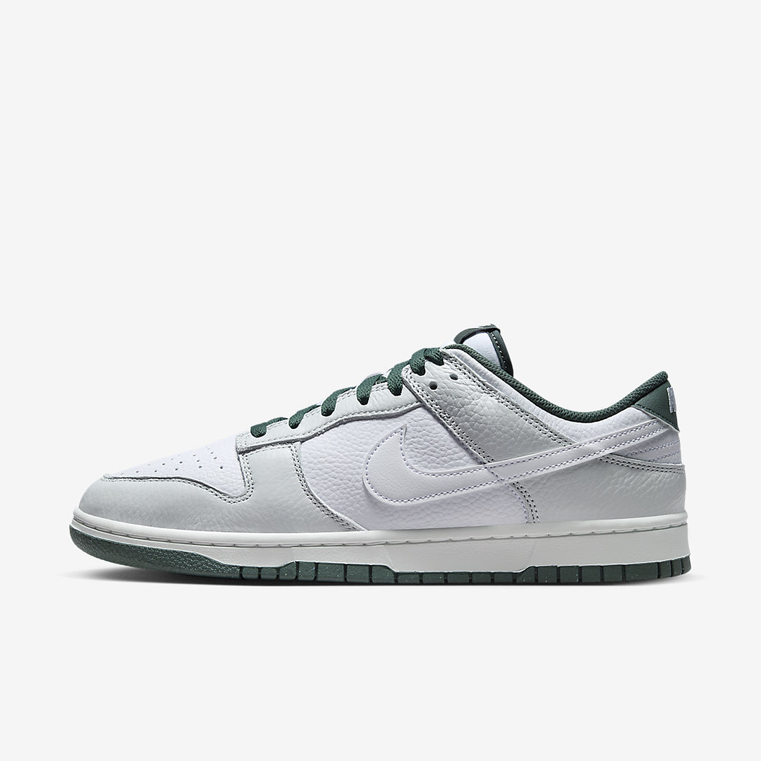 Nike Dunk Low Retro SE Photon Dust Vintage Green 1