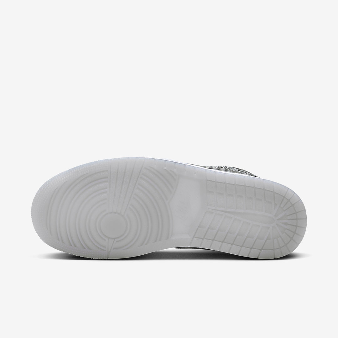 Jordan 1 Low SE Metallic Silver (Women's) 6