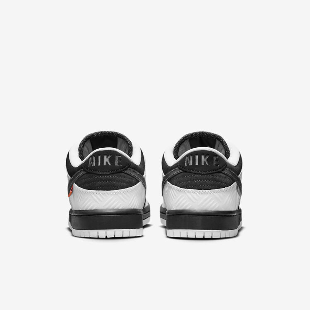 Nike SB Dunk Low TIGHTBOOTH 5