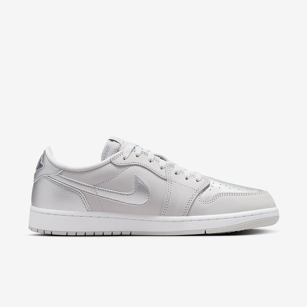 Jordan 1 Low OG Metallic Silver 3