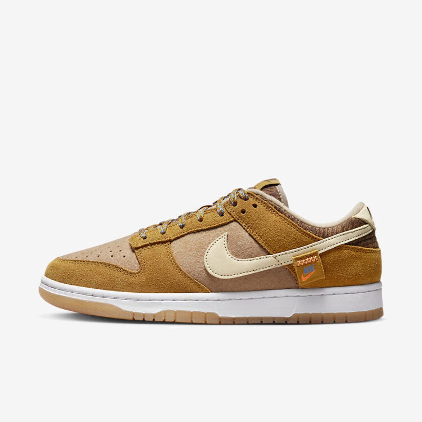 Nike Dunk Low SE Teddy Bear Praline 1