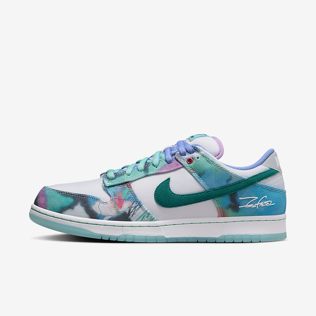 Nike SB Dunk Low Futura Laboratories Bleached Aqua 1