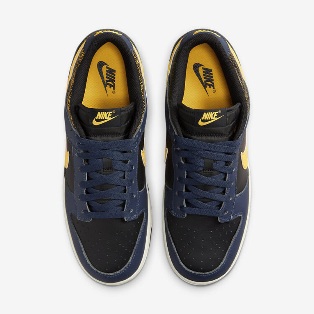 Nike Dunk Low Vintage Michigan 4