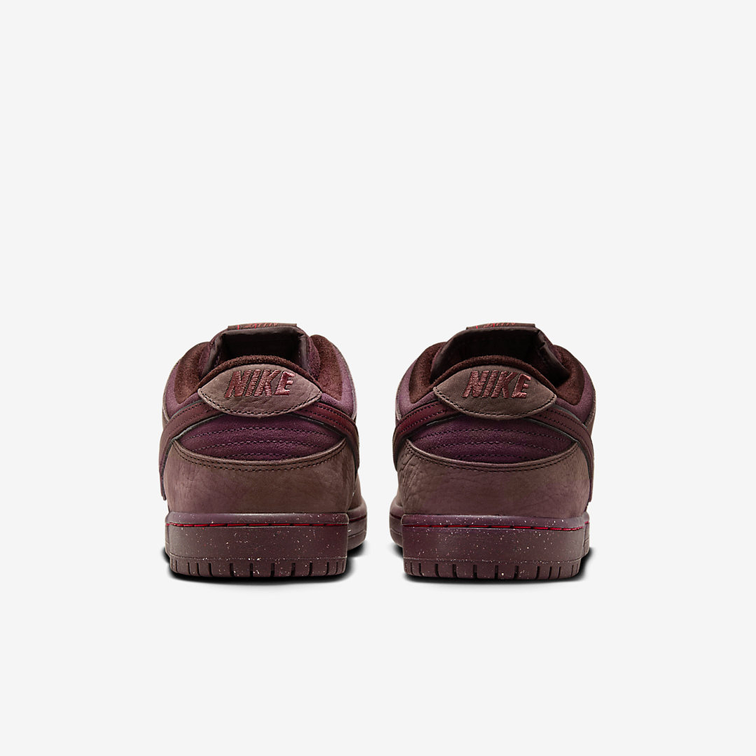 Nike SB Dunk Low City of Love Burgundy Crush 5