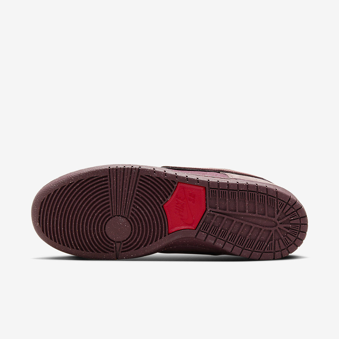 Nike SB Dunk Low City of Love Burgundy Crush 6