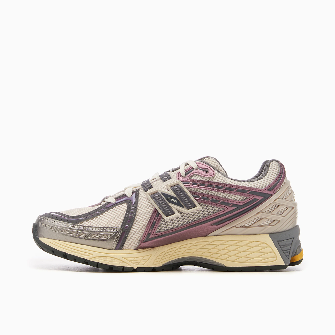 New Balance 1906R Licorice 1