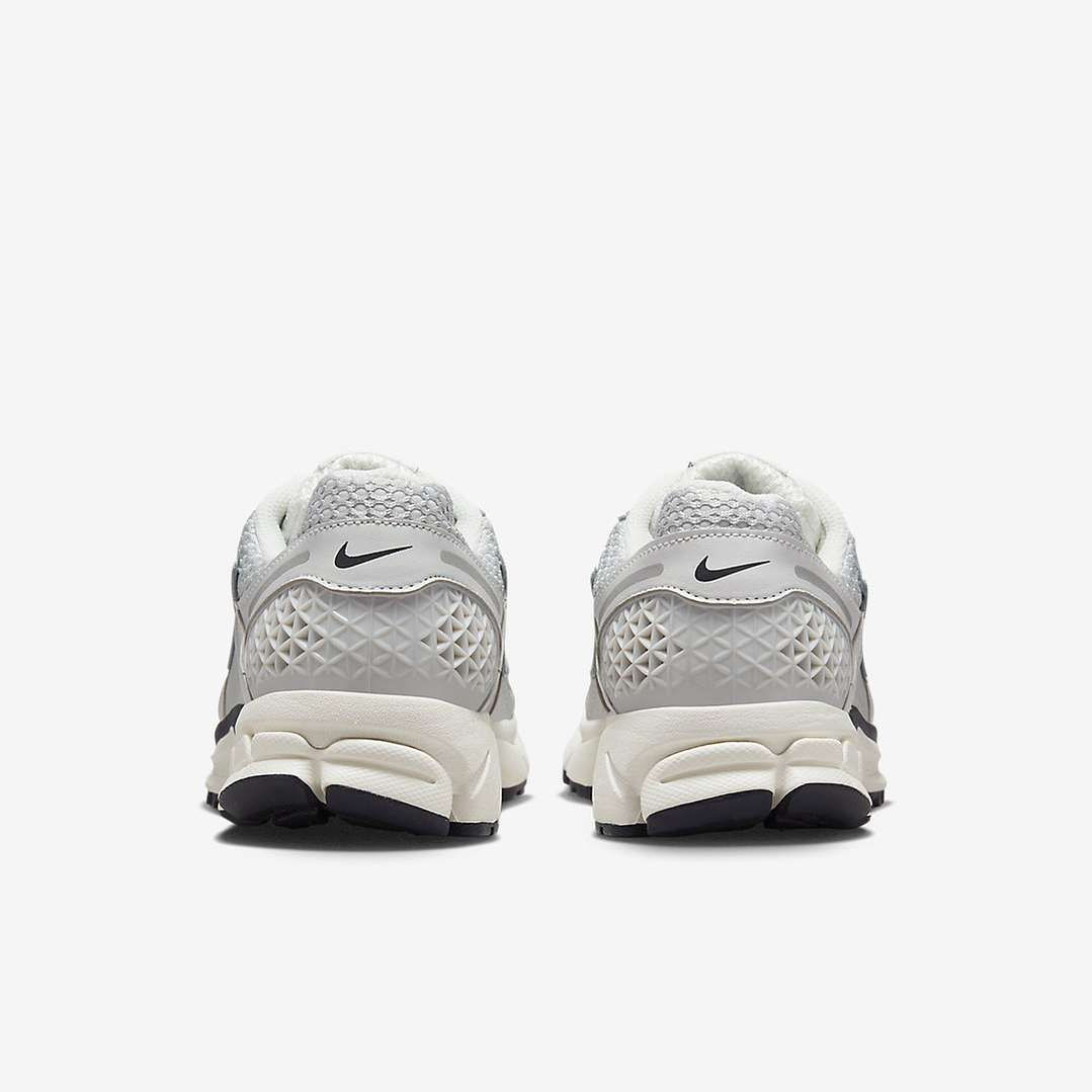 Nike Zoom Vomero 5 Photon Dust Metallic Silver (Women's) 5