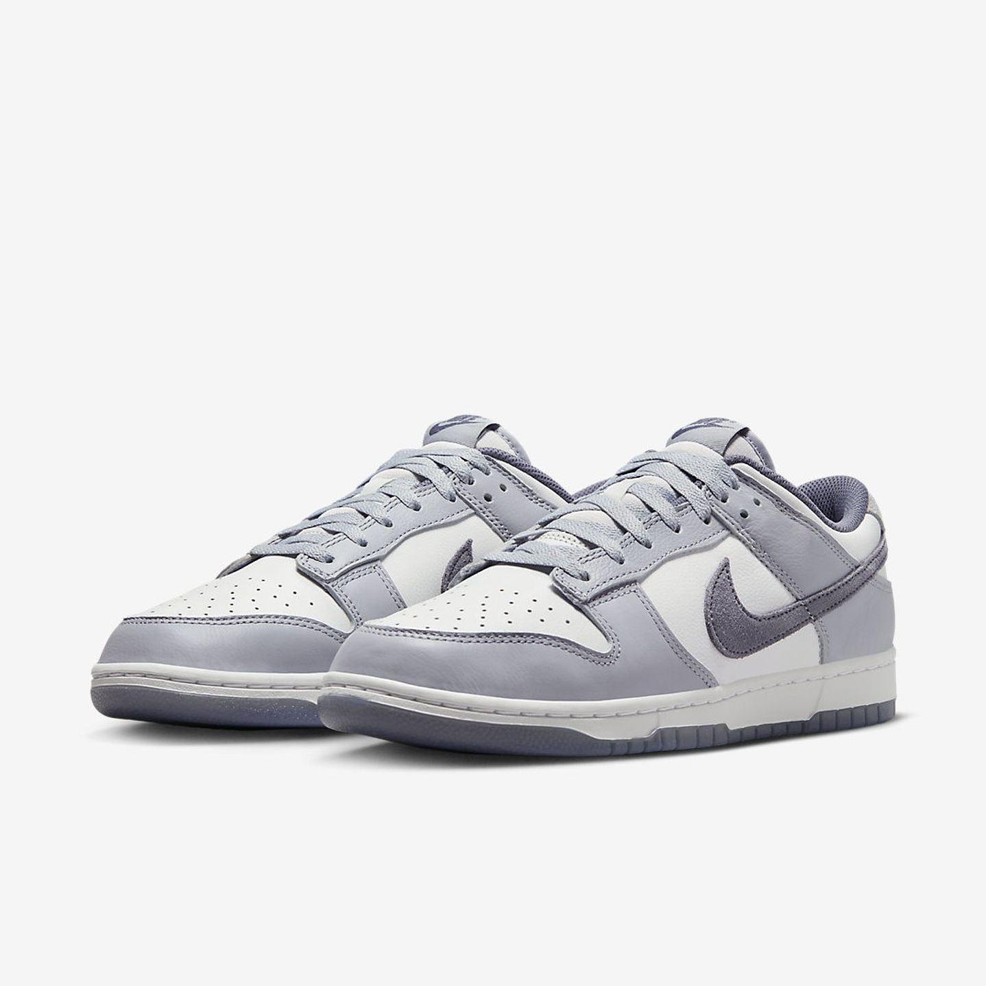 Nike Dunk Low SE Light Carbon 2