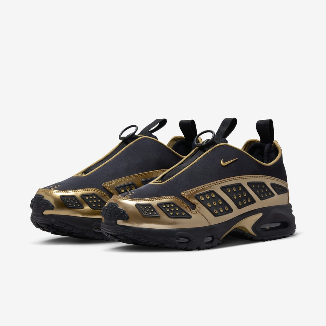 Nike Air Max Sunder Black Dark Smoke Grey Metallic Gold (Women's) 2