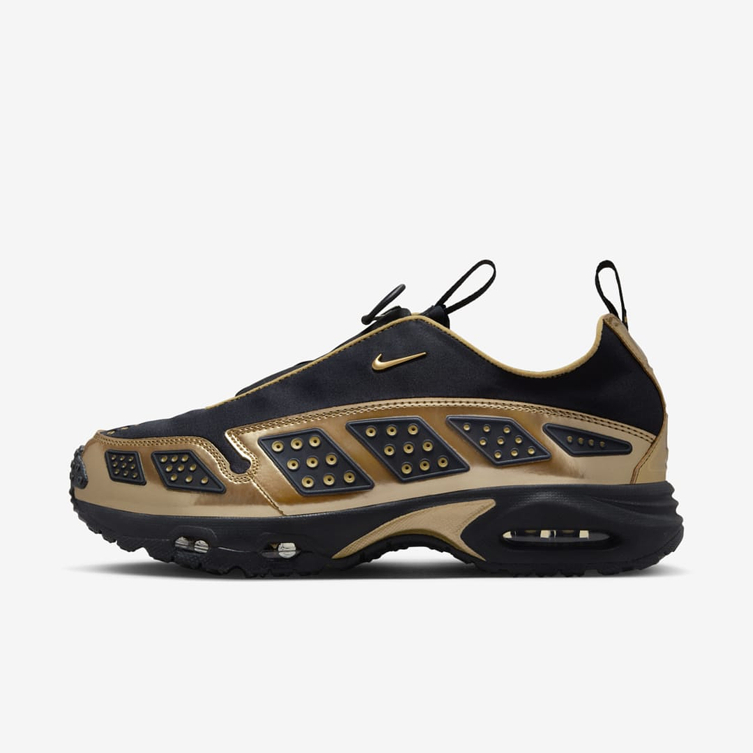 Nike Air Max Sunder Black Dark Smoke Grey Metallic Gold (Women's) 1