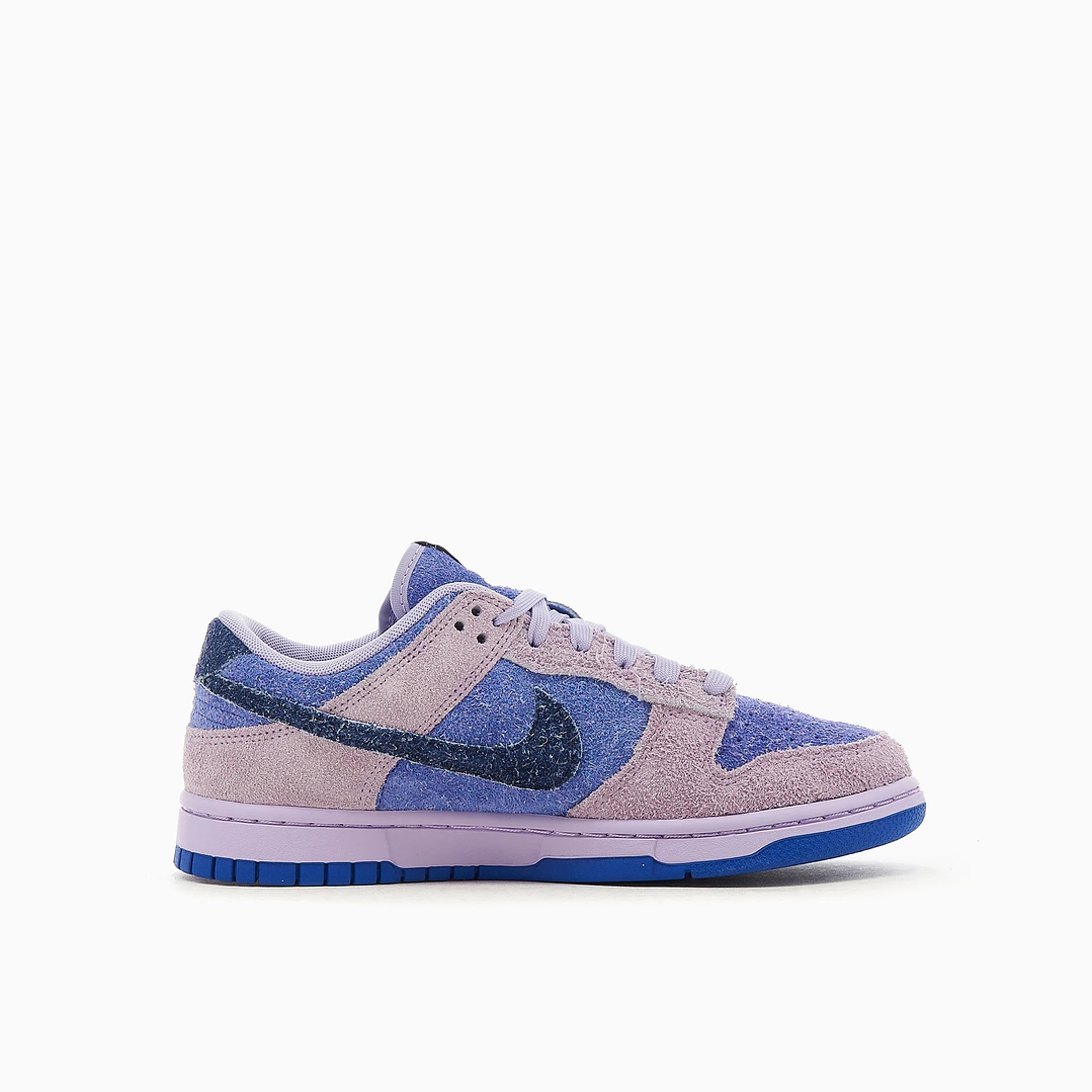Nike Dunk Low SE Hydrangeas (Women's) 3