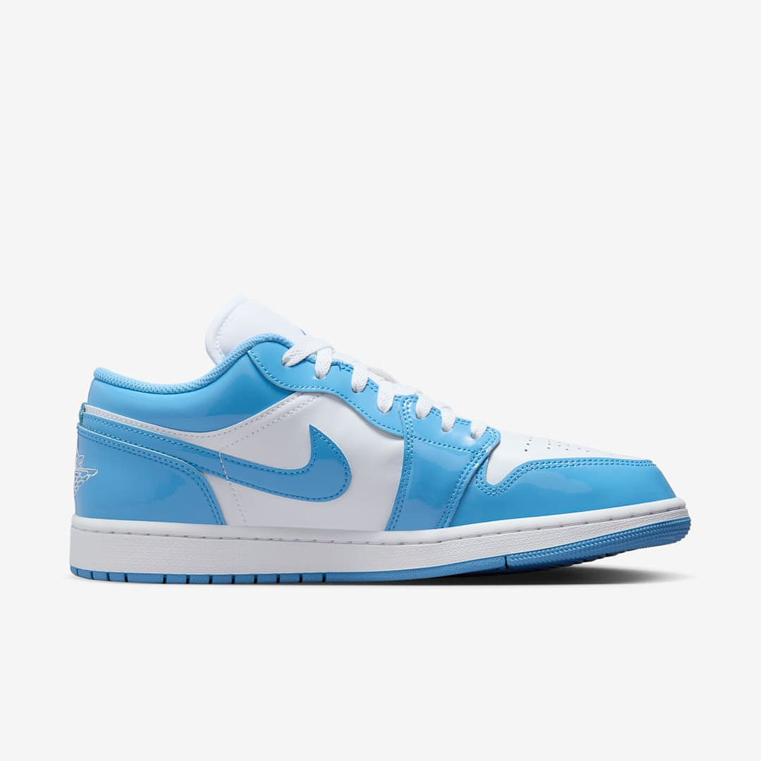 Jordan 1 Low SE White Legend Blue 3
