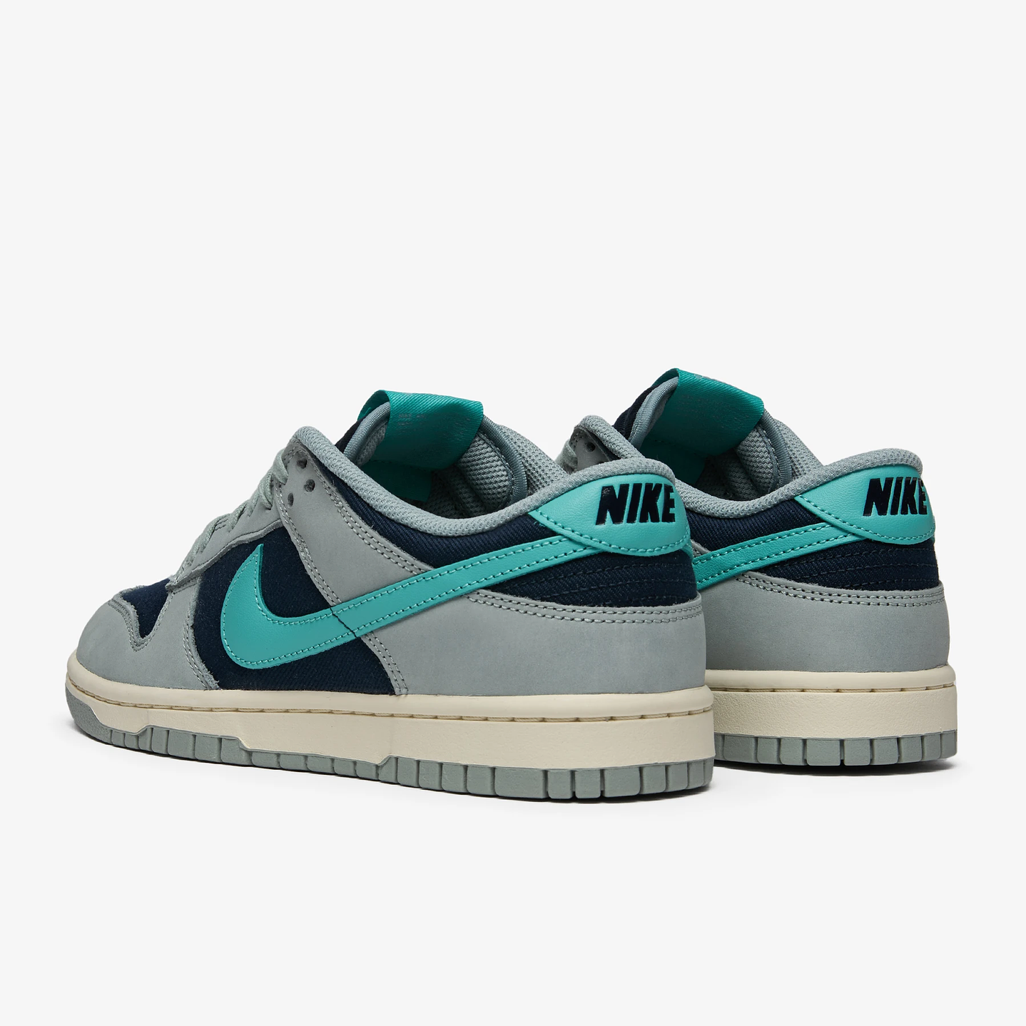 Nike Dunk Low Retro Premium Light Pumice Green Frost 3