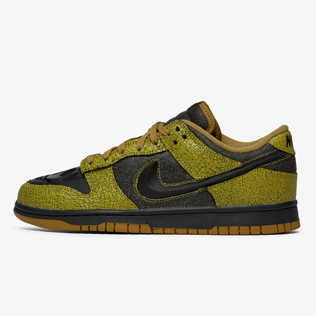 Nike Dunk Low Retro QS Halloween Skull 1