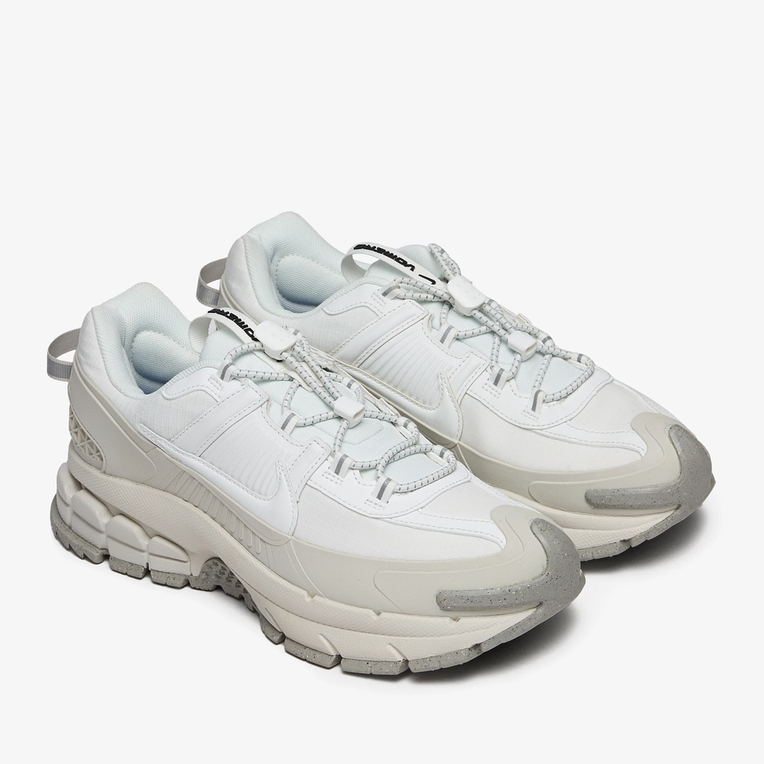 Nike Zoom Vomero Roam Summit White Light Bone Light Iron Ore 2