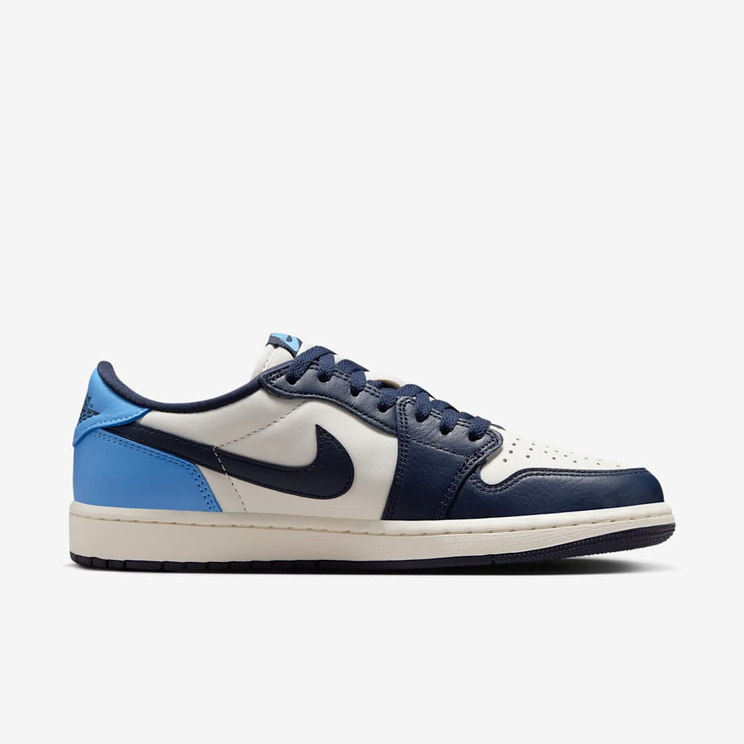 Jordan 1 Low OG Obsidian UNC 3