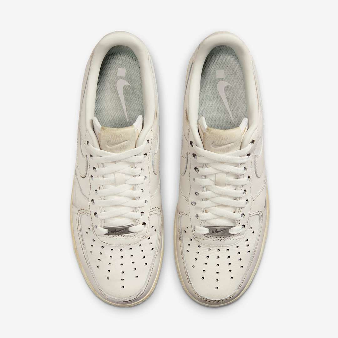 Nike Air Force 1 Low .SWOOSH Dirty Triple White 4