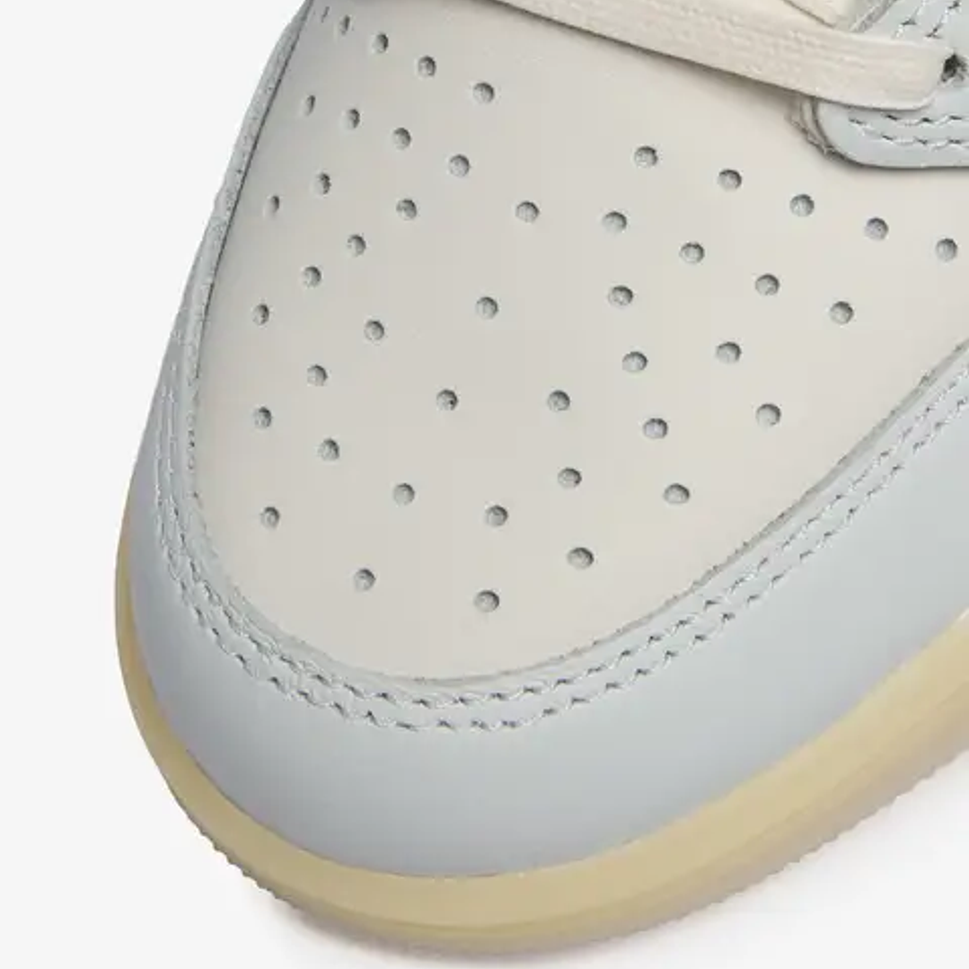 Jordan 1 Retro Low OG Rabbit Floral Swoosh 4