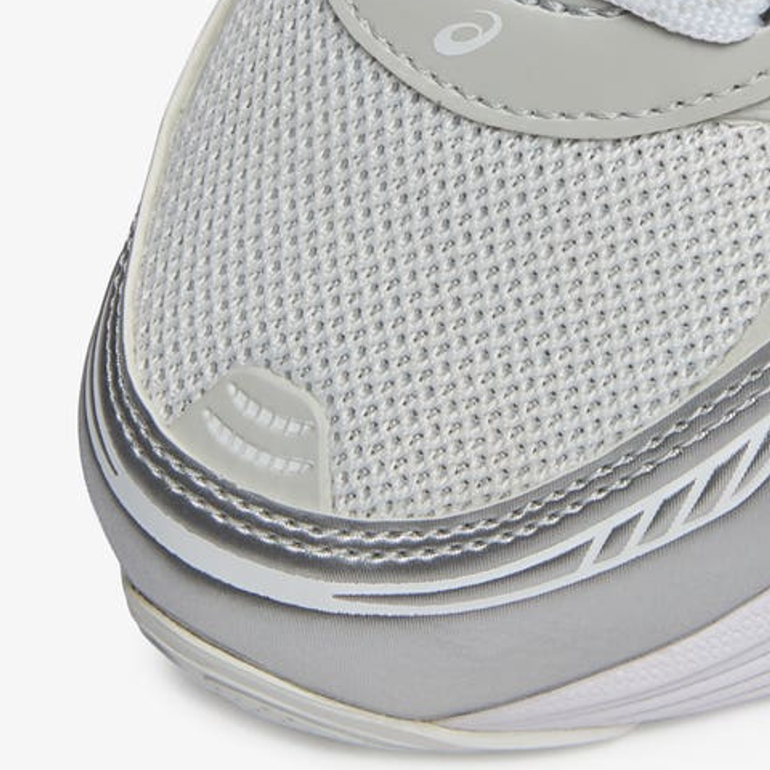 ASICS Gel-Kinetic Fluent White 4