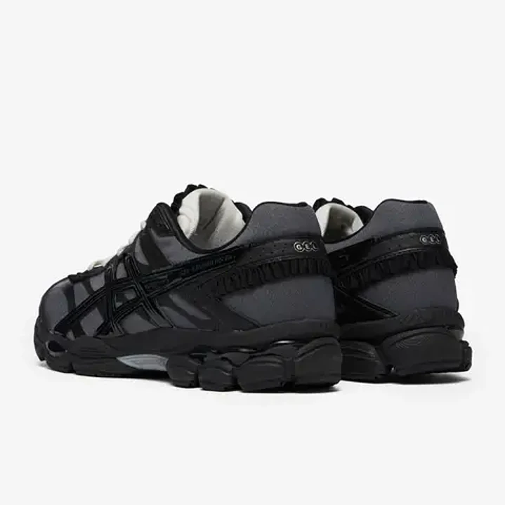 ASICS Gel Cumulus 16 Griff Black White 3