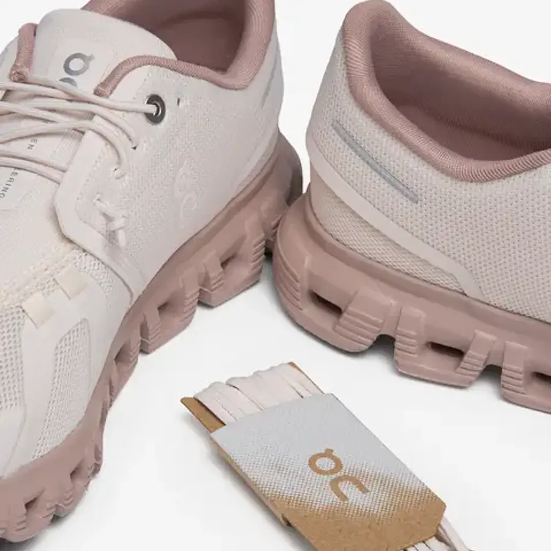 On Women's Cloud 6 Oyster Biscuit 3