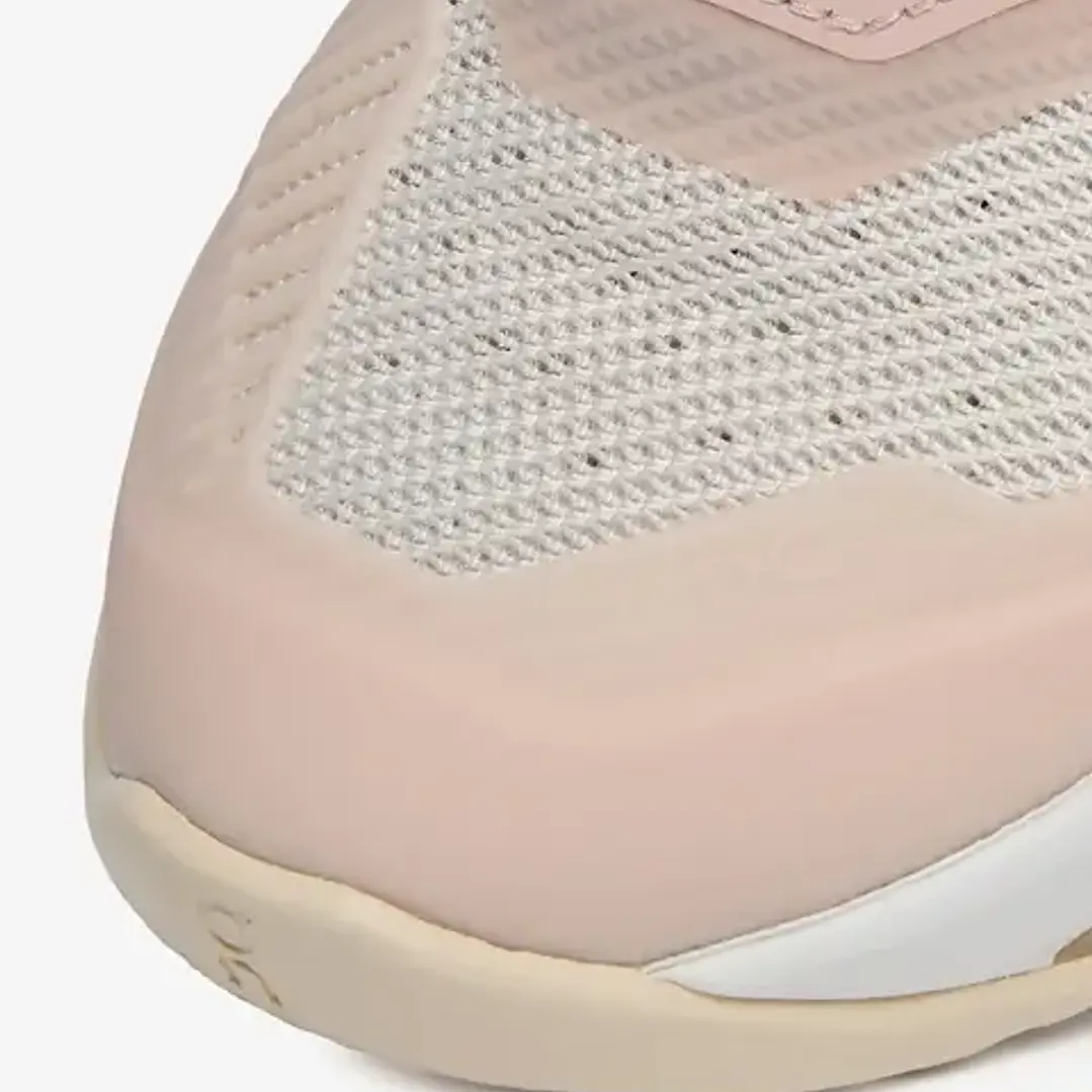 On The Roger Pro Fire Clay Doe/White 3