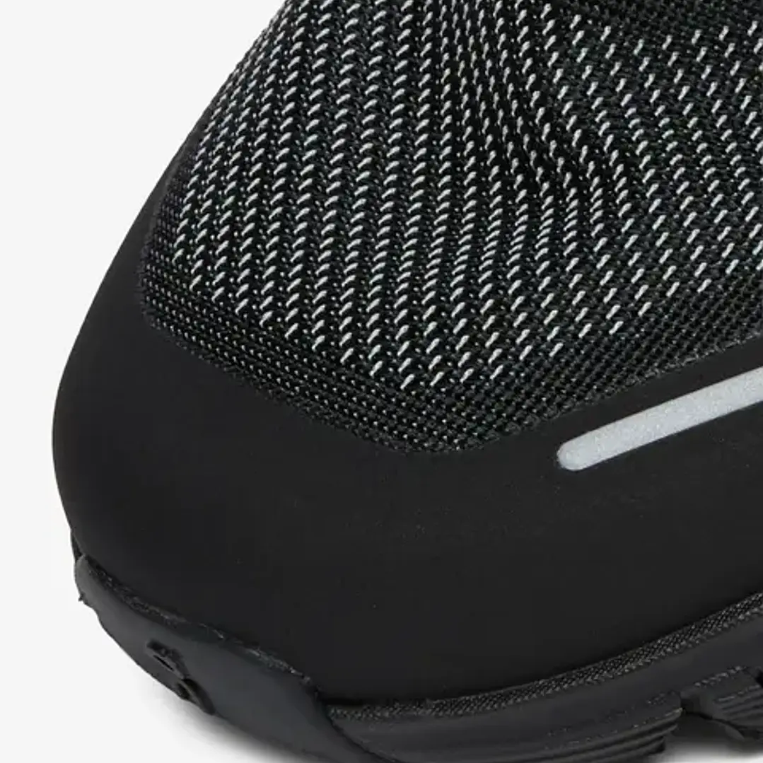 On Running Cloud 6 Versa Black Eclipse (Women's) 3