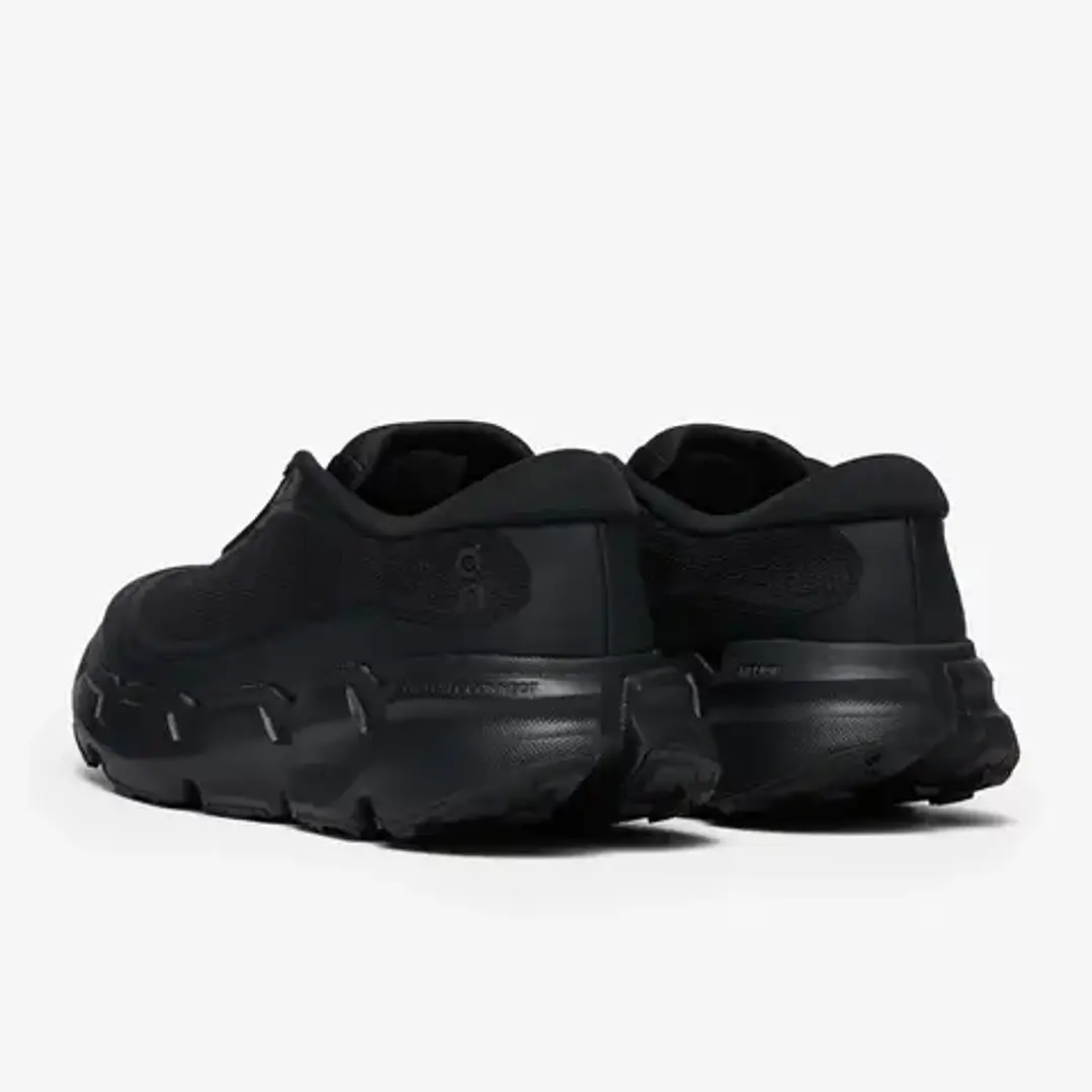 On Cloudsoma Hike Black 4