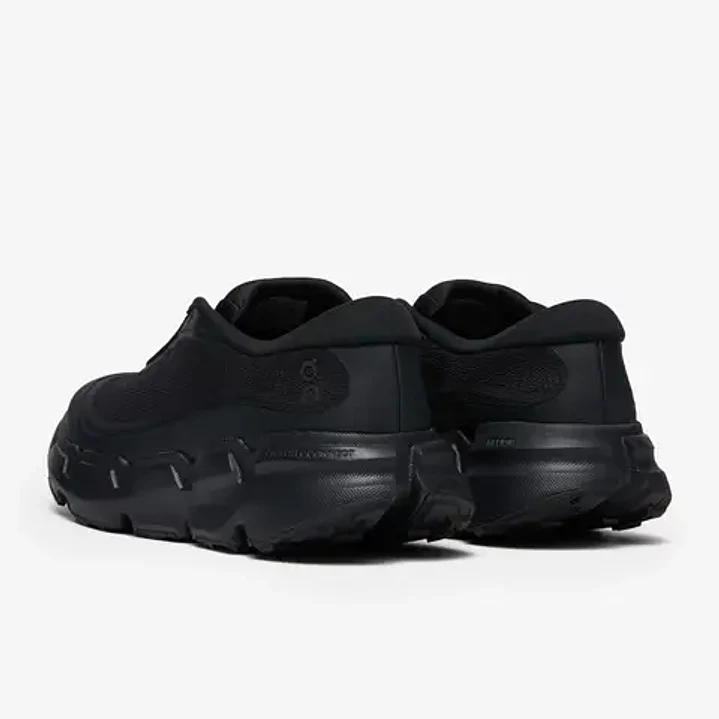 On Cloudsoma Hike Black 4