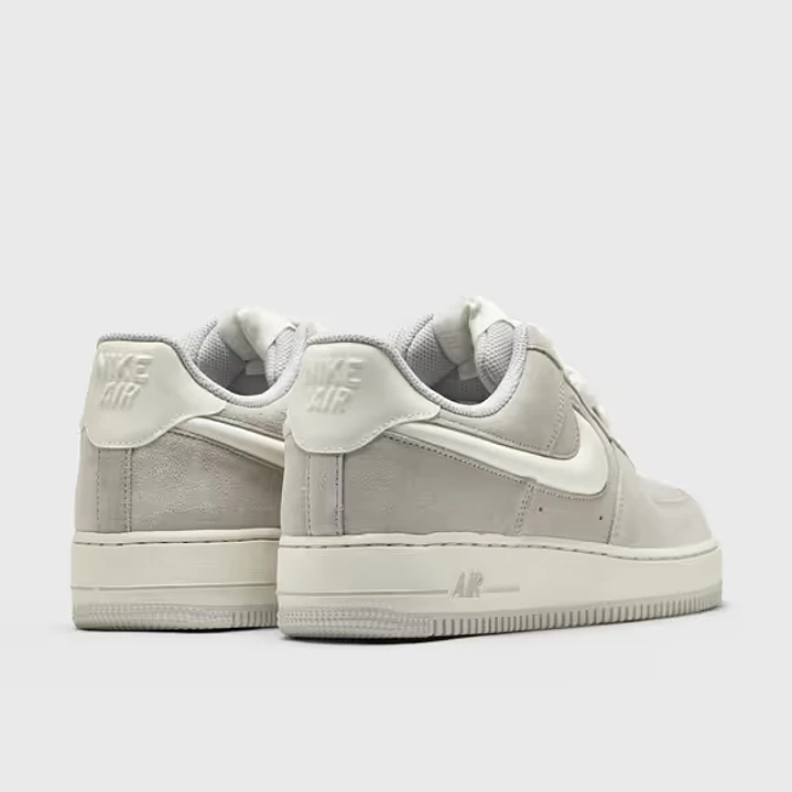 Nike AIR FORCE 1 '07 LV8 2