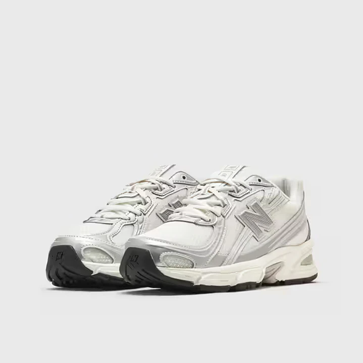New Balance 740 Sea Salt Truffle Salt 4