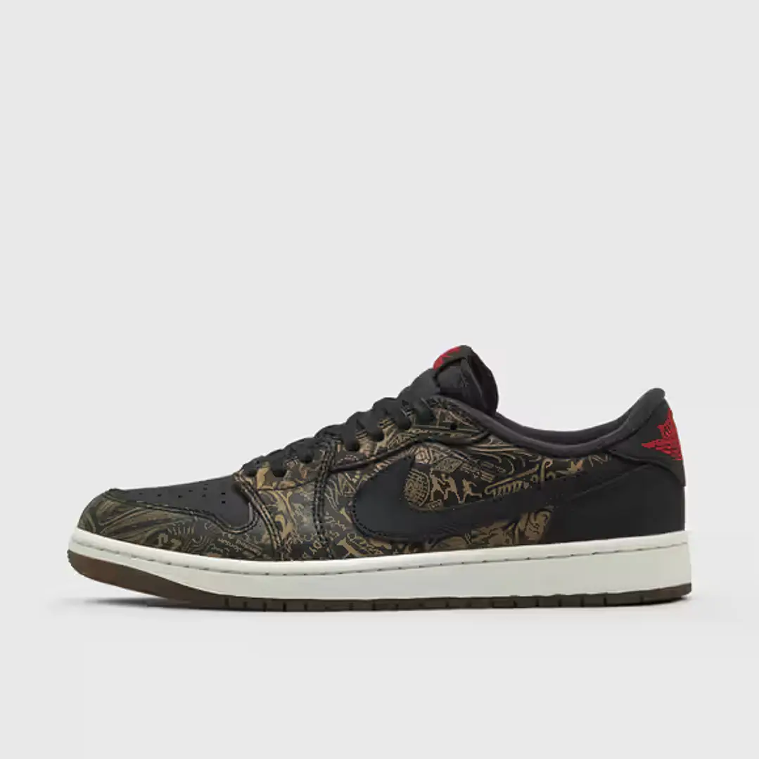 Jordan 1 Retro Low OG Laser Black University Red 1