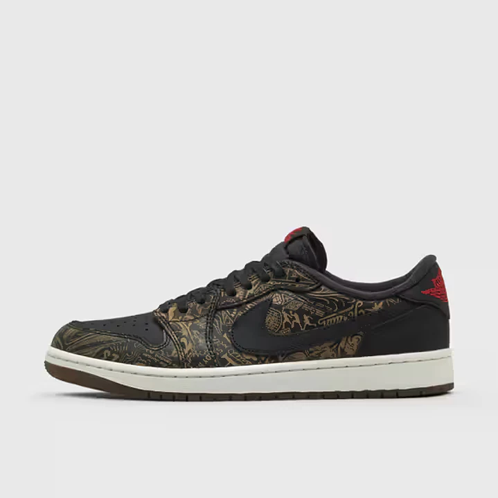 Jordan 1 Retro Low OG Laser Black University Red 1