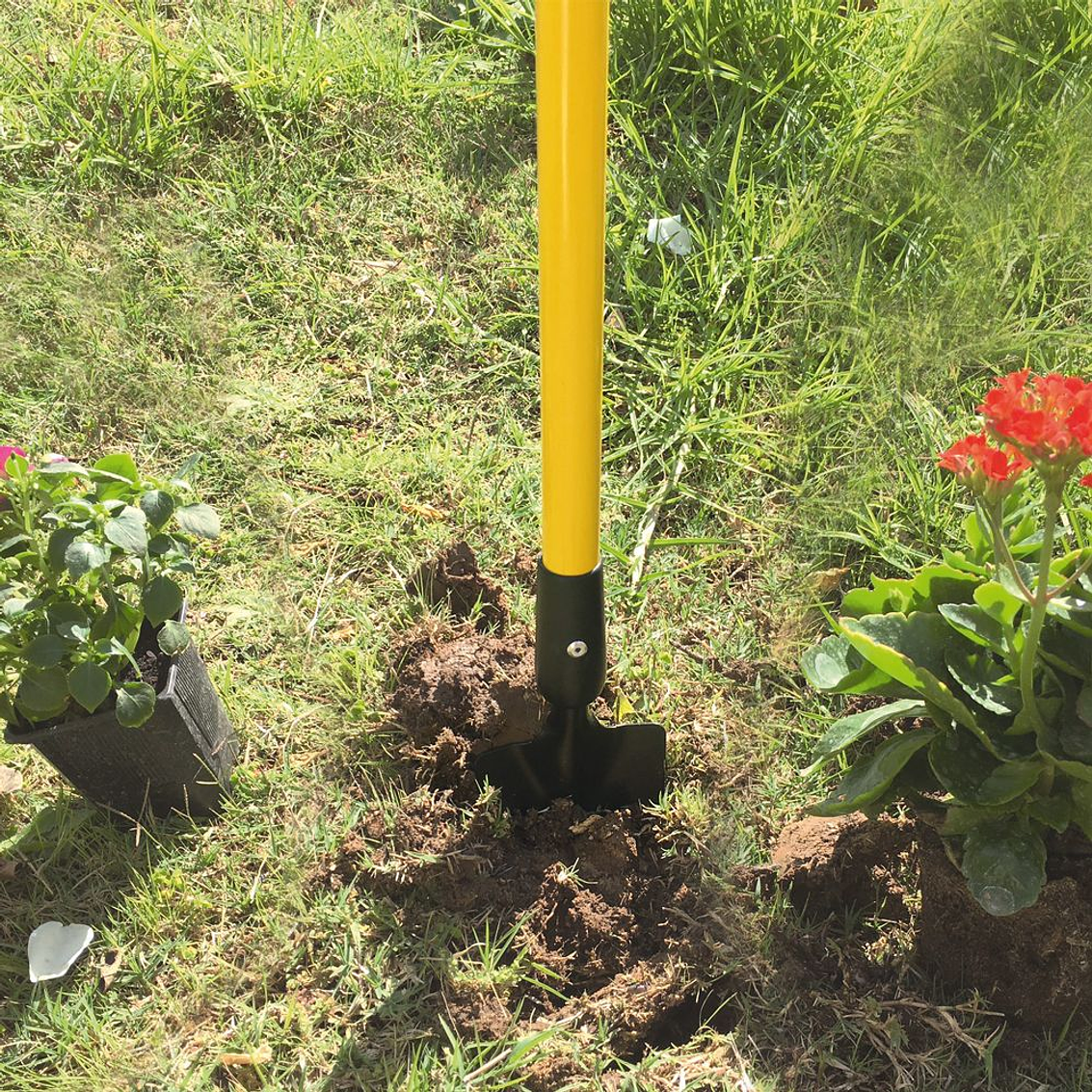 Pala Punta Huevo Mango Telescopico Stanley 3