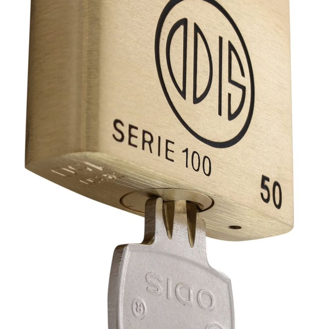 Candado Odis Bronce Liso 150 50Mm. Display 2