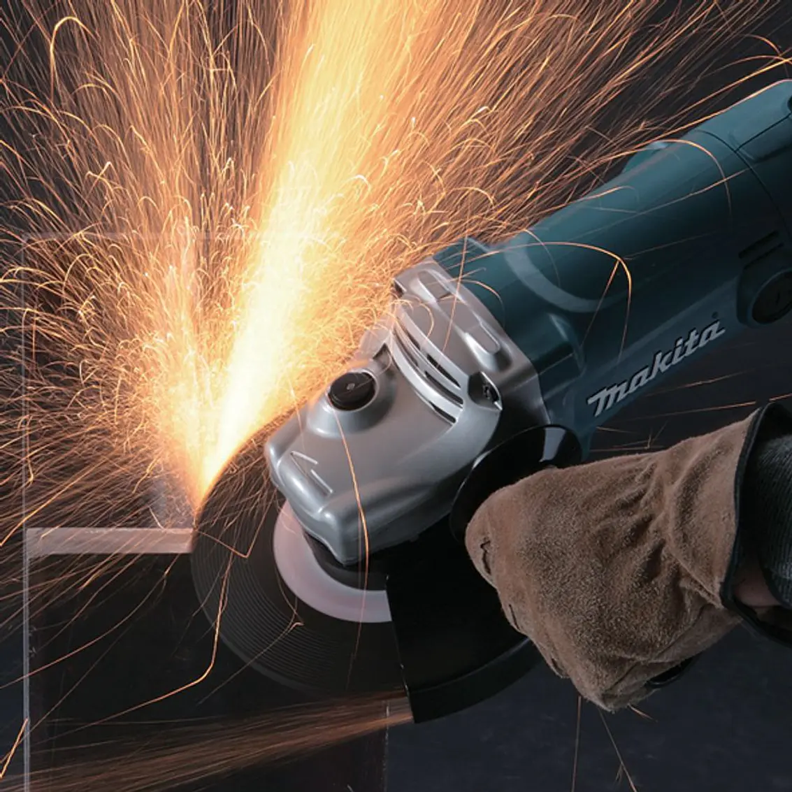 Esmeril Angular 7 Makita 180Mm 2.000W  8.500Rpm. 4,5 Kg. (Ga7050) 2