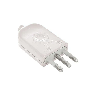 Enchufe Macho 10A 2P+T Blanco