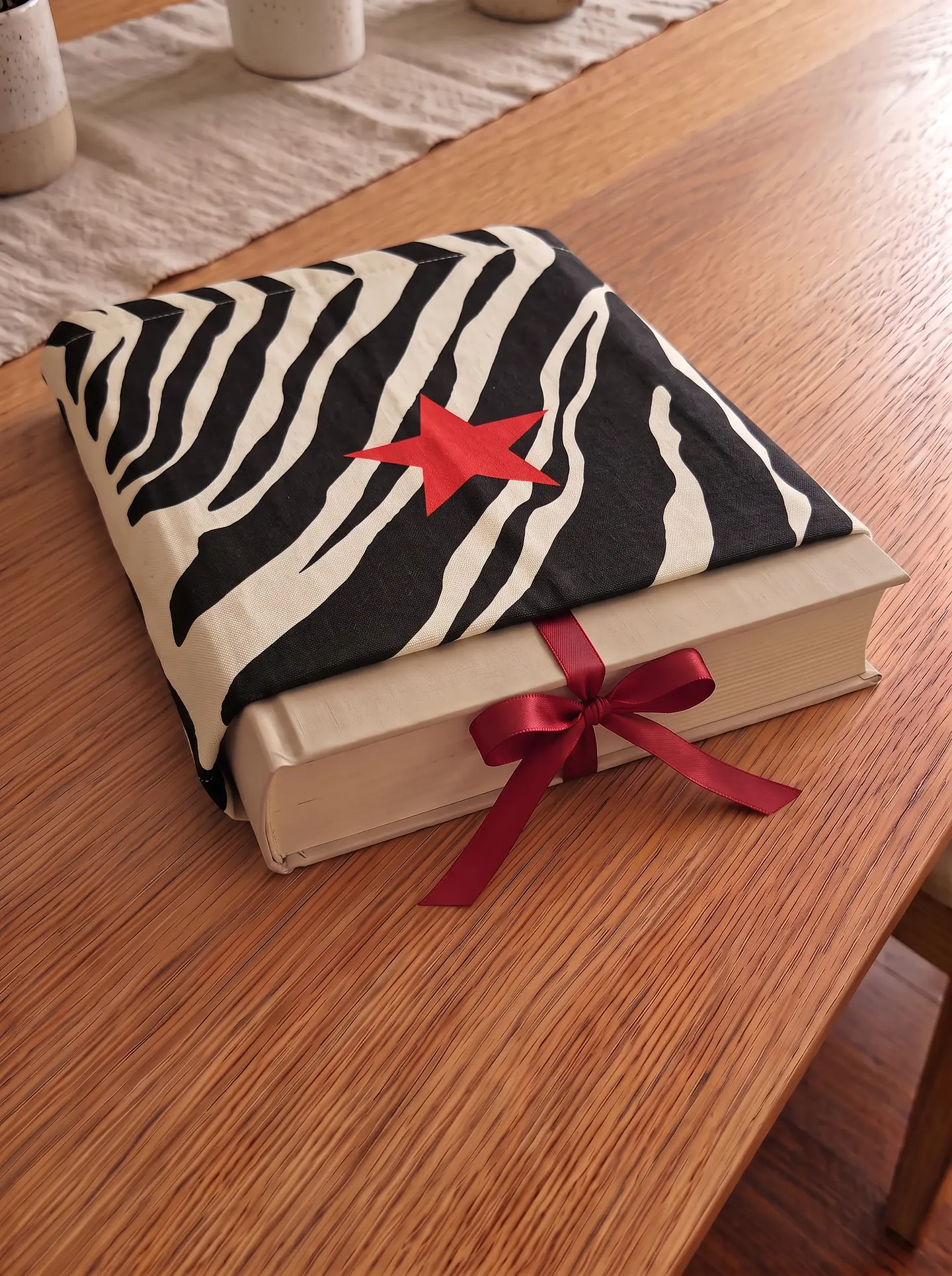 Bolsa livros e e-book | Animal print | Savana | Preto e branco 1