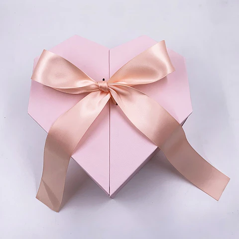 Caja Corazón Premium 23X21X10cm