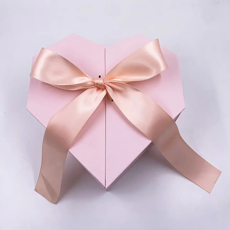 Caja Corazón Premium 23X21X10cm 1