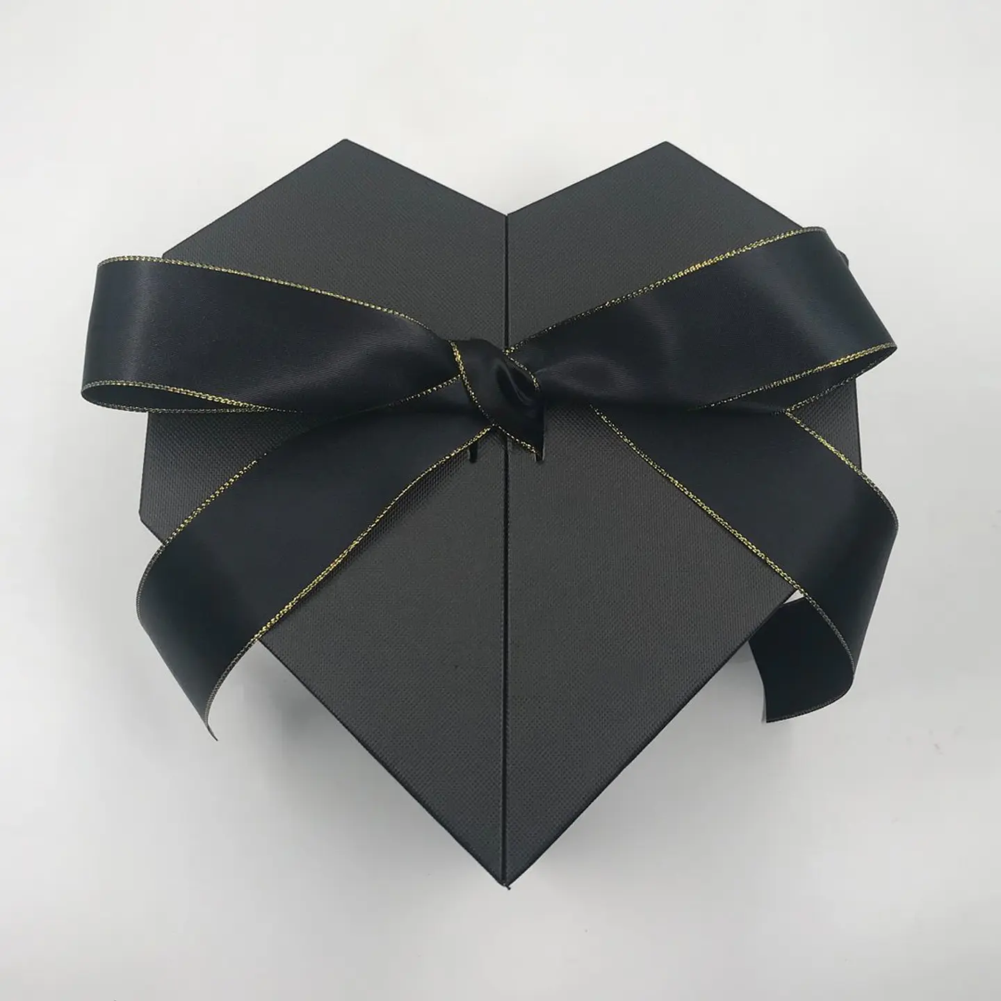 Caja Corazón Premium 23X21X10cm 3