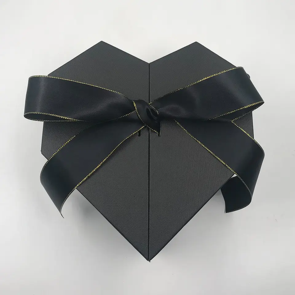 Caja Corazón Premium 23X21X10cm 3