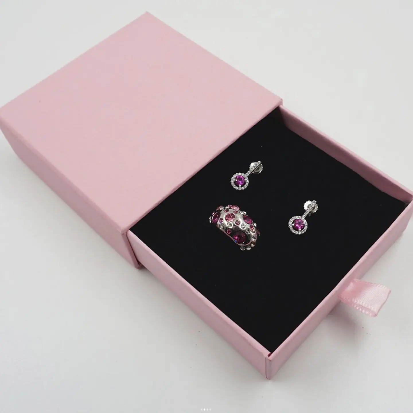 Caja joyería clásica 9x9x3cm 2