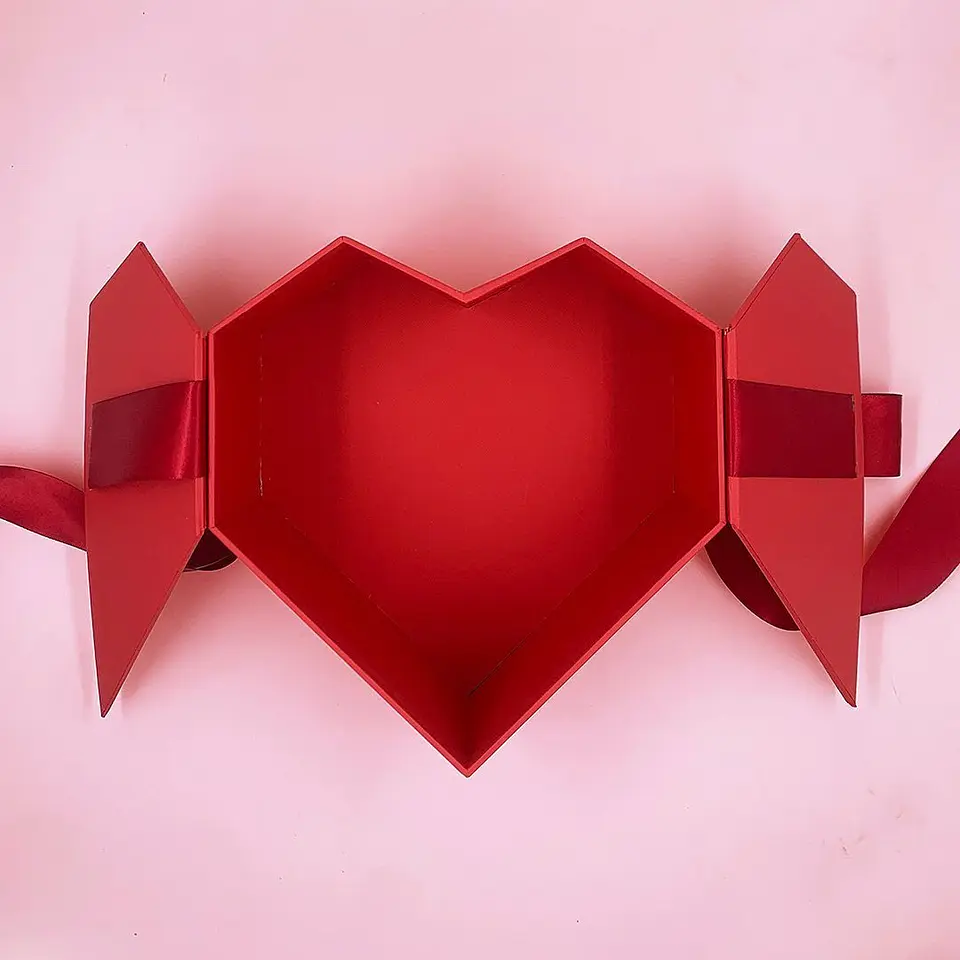 Caja Corazón Premium 23X21X10cm 6