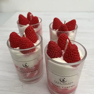 Vela de soja decorativa - diseño tipo postre de Frutillas y Crema