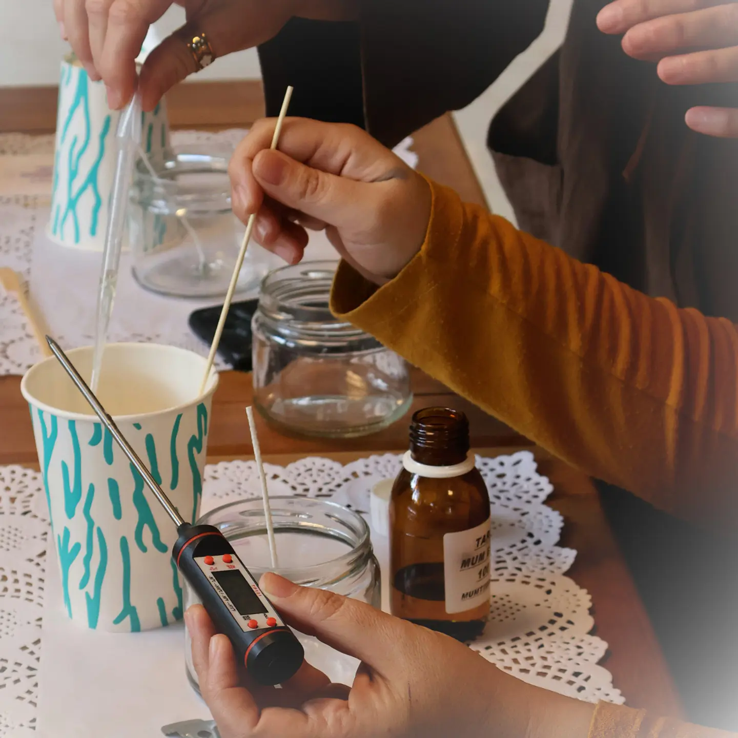 Taller presencial: Velas de soya y mini home spray 1